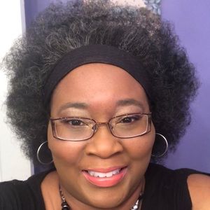 Meet your Posher, Carolyn